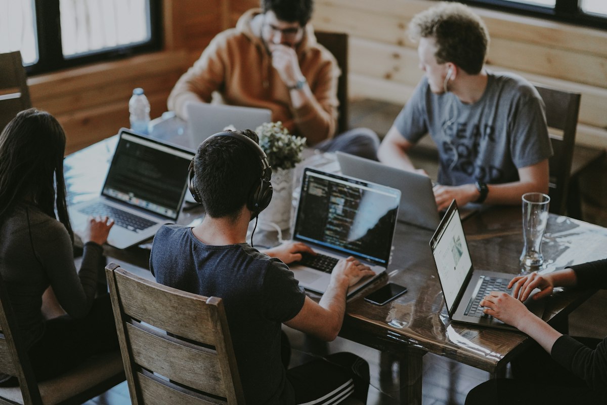 Pelatihan Intensif Sertifikasi Pengembang Perangkat Lunak Berbantuan AI (AI-Assisted Software Developer)